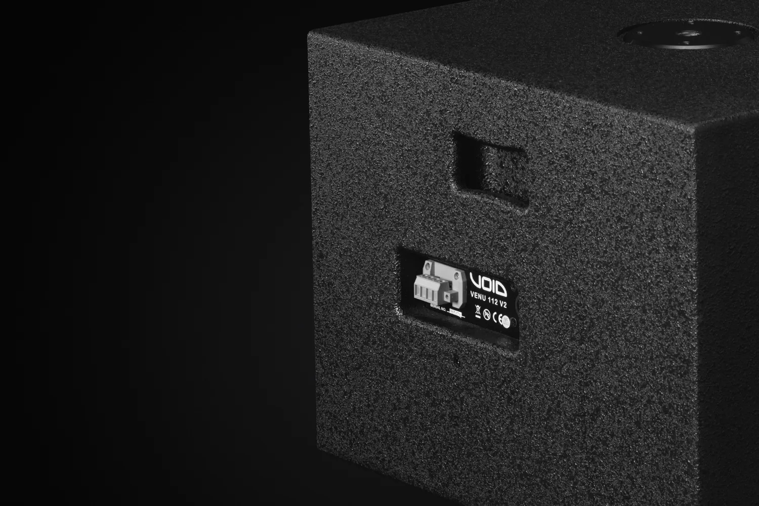 black-venu-112-v2-close-up-1